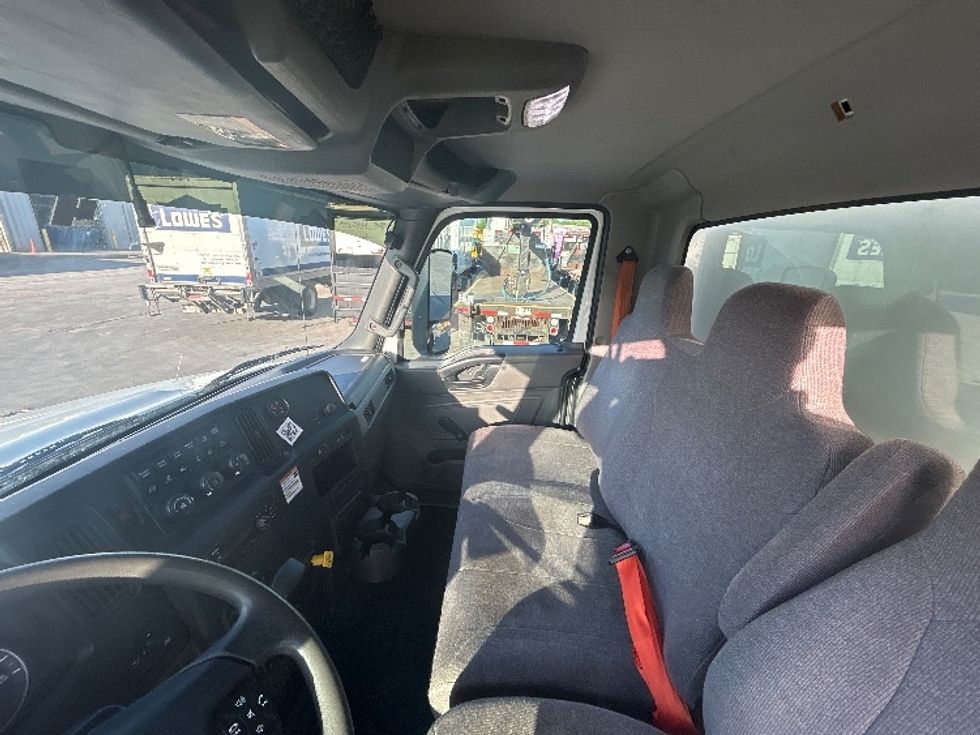 Medium Duty Box Truck-Light and Medium Duty Trucks-International-2020-MV607-San Antonio-TX-137,984\n\t\tmiles-$ 53,250 - Image 18