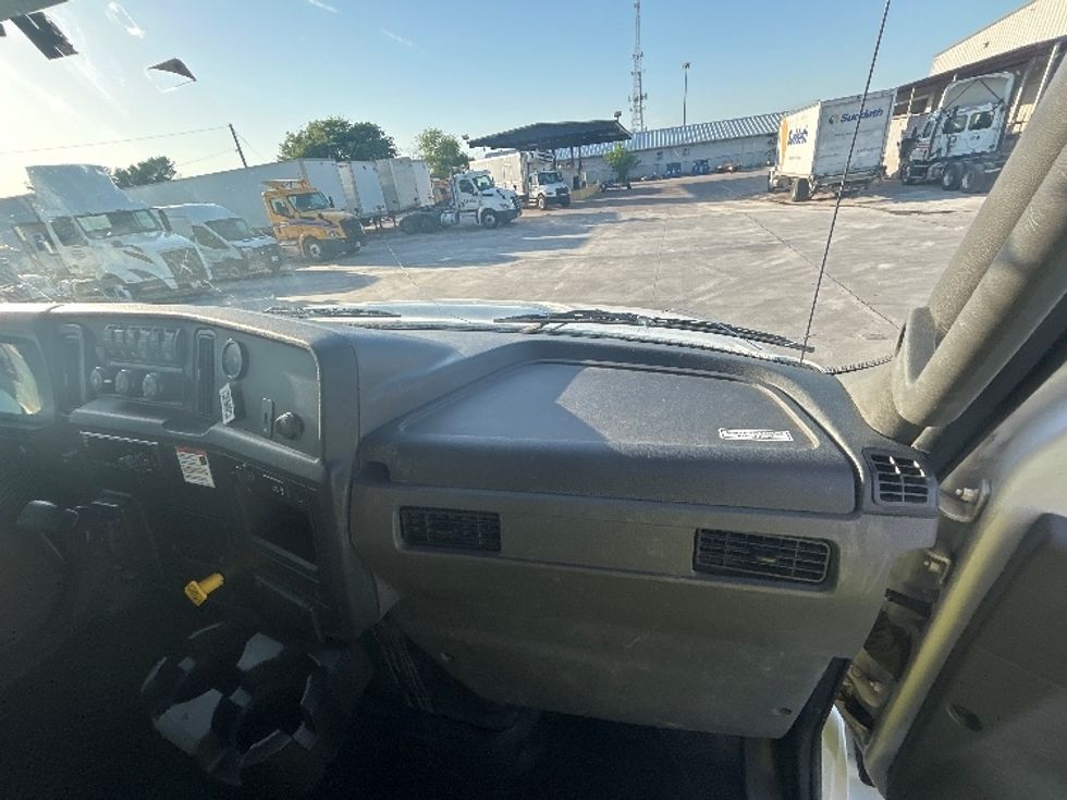 Medium Duty Box Truck-Light and Medium Duty Trucks-International-2020-MV607-San Antonio-TX-137,984\n\t\tmiles-$ 53,250 - Image 20