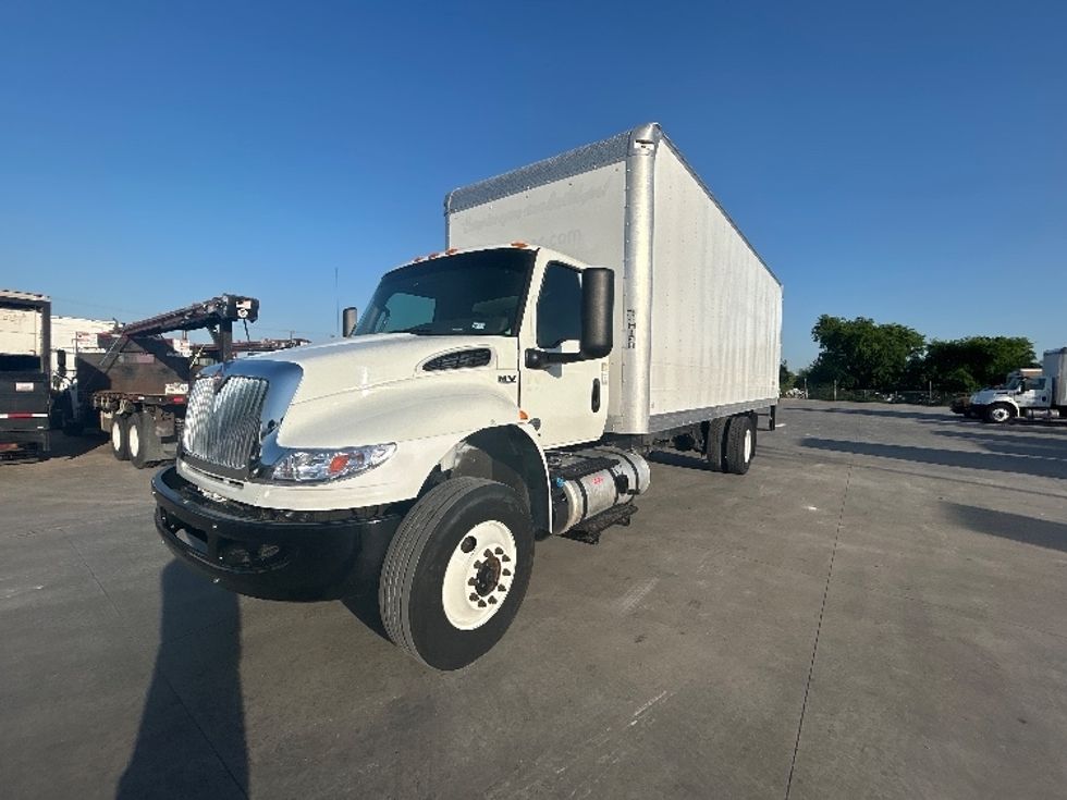 Medium Duty Box Truck-Light and Medium Duty Trucks-International-2020-MV607-San Antonio-TX-137,984\n\t\tmiles-$ 53,250 - Image 3