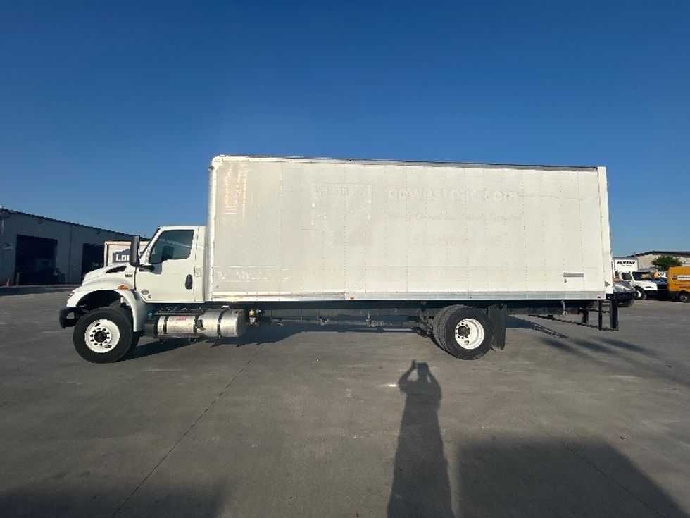 Medium Duty Box Truck-Light and Medium Duty Trucks-International-2020-MV607-San Antonio-TX-137,984\n\t\tmiles-$ 53,250 - Image 4