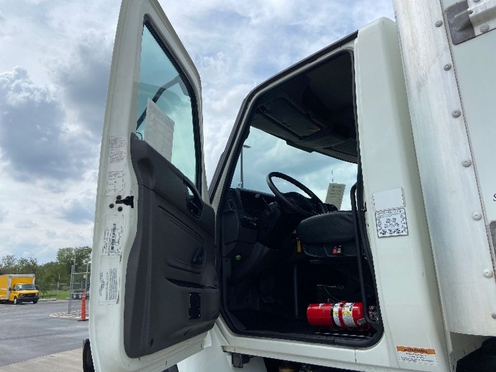 Medium Duty Box Truck-Light and Medium Duty Trucks-International-2020-MV607-San Antonio-TX-150,687\n\t\tmiles-$ 64,500 - Image 16