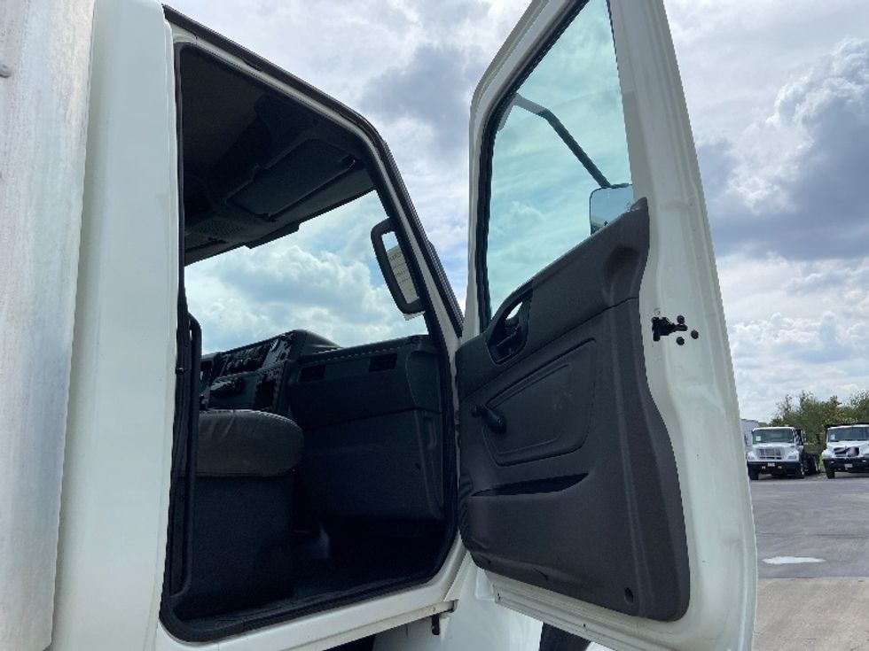 Medium Duty Box Truck-Light and Medium Duty Trucks-International-2020-MV607-San Antonio-TX-150,687\n\t\tmiles-$ 64,500 - Image 20