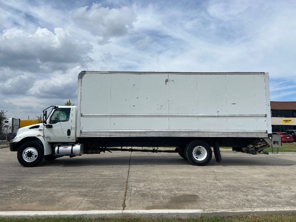 Medium Duty Box Truck-Light and Medium Duty Trucks-International-2020-MV607-San Antonio-TX-150,687\n\t\tmiles-$ 64,500 - Image 4