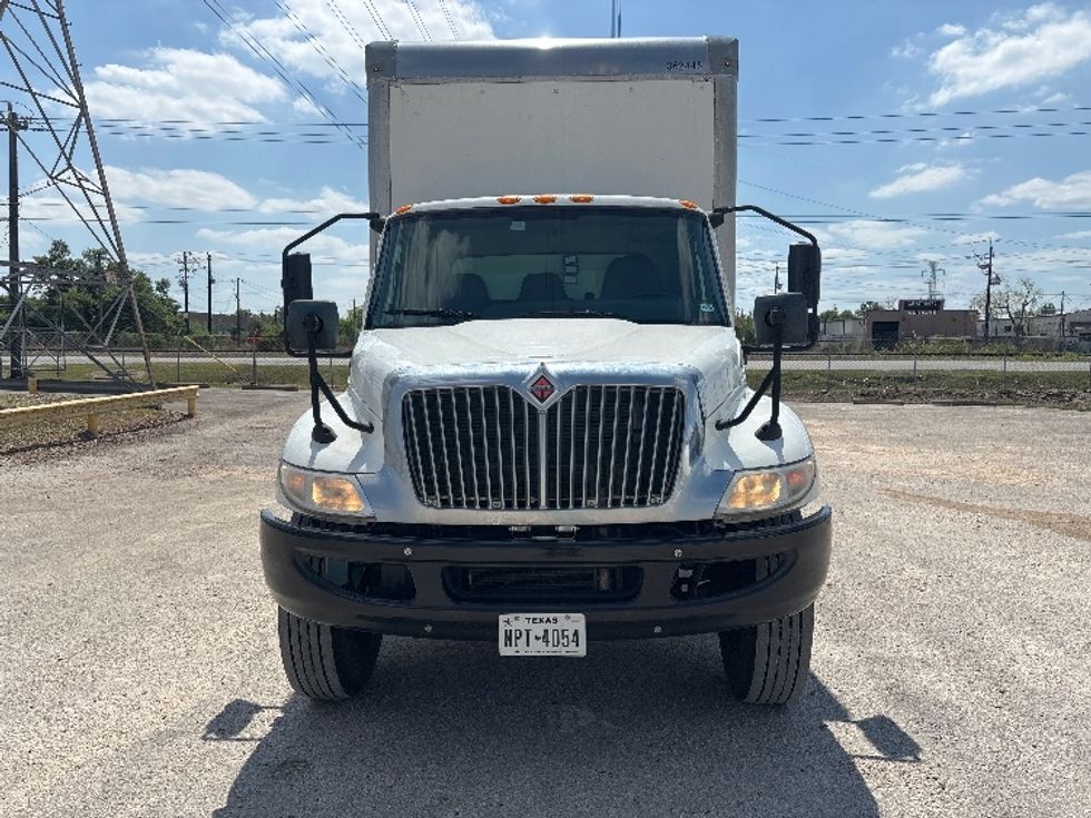 Medium Duty Box Truck-Light and Medium Duty Trucks-International-2020-MV607-San Antonio-TX-155,010\n\t\tmiles-$ 53,250 - Image 2