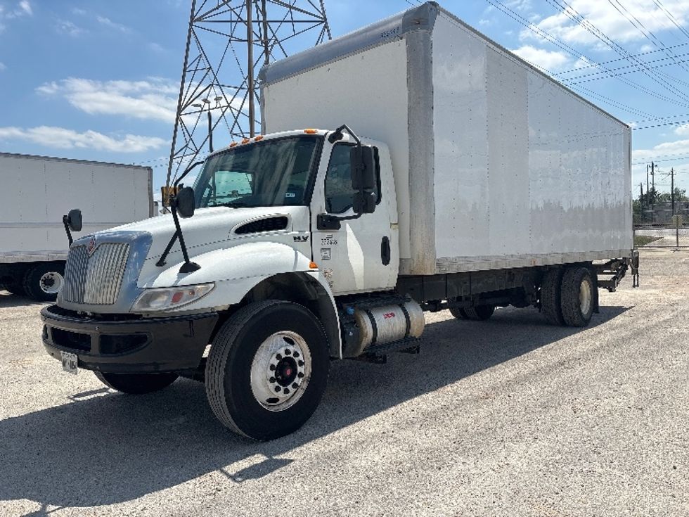 Medium Duty Box Truck-Light and Medium Duty Trucks-International-2020-MV607-San Antonio-TX-155,010\n\t\tmiles-$ 53,250 - Image 3
