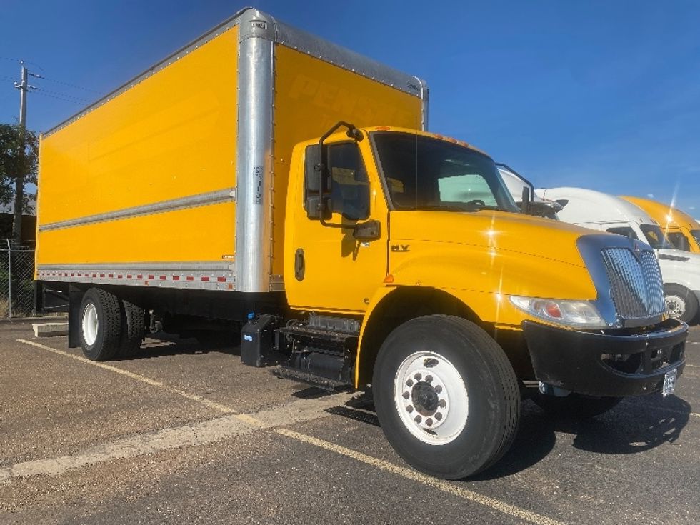 Medium Duty Box Truck-Light and Medium Duty Trucks-International-2020-MV607-San Antonio-TX-179,266\n\t\tmiles-$ 32,000 - Image 1
