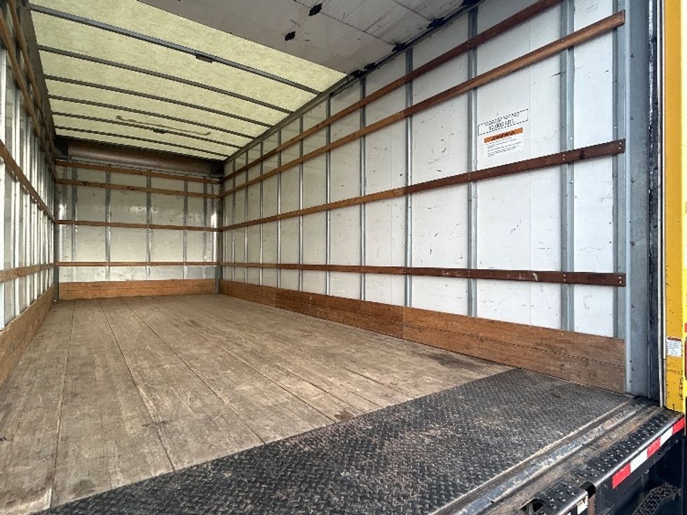 Medium Duty Box Truck-Light and Medium Duty Trucks-International-2020-MV607-San Antonio-TX-179,266\n\t\tmiles-$ 32,000 - Image 11