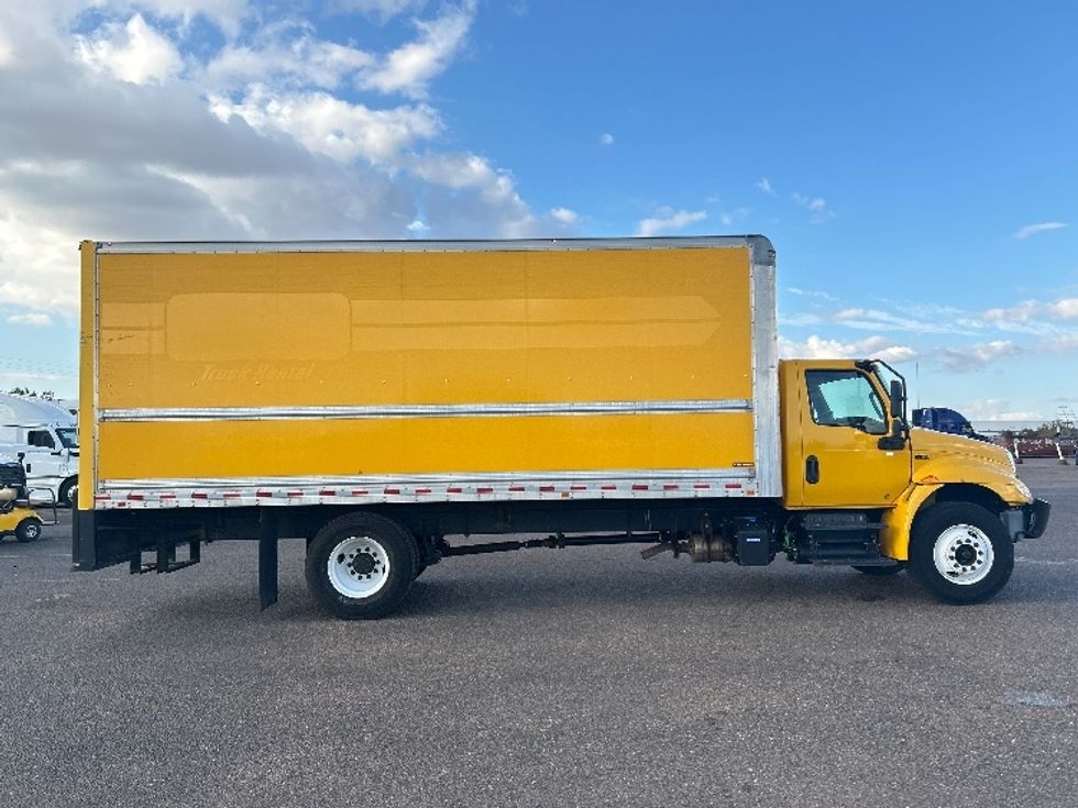 Medium Duty Box Truck-Light and Medium Duty Trucks-International-2020-MV607-San Antonio-TX-179,266\n\t\tmiles-$ 32,000 - Image 14