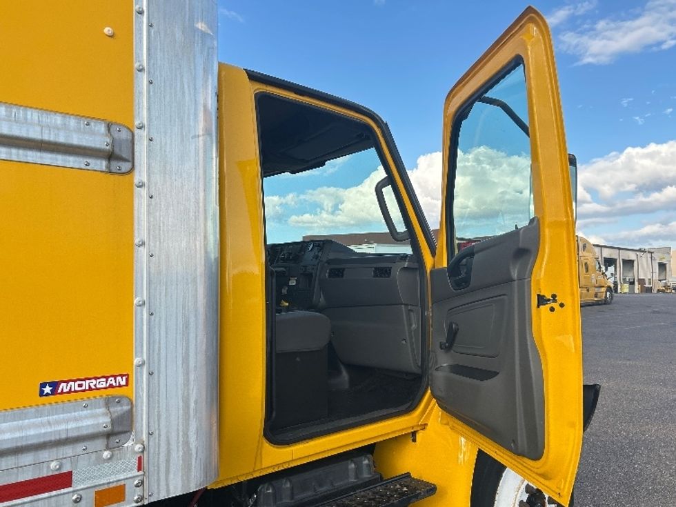 Medium Duty Box Truck-Light and Medium Duty Trucks-International-2020-MV607-San Antonio-TX-179,266\n\t\tmiles-$ 32,000 - Image 19