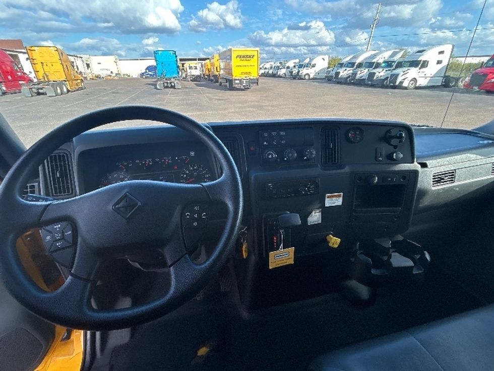 Medium Duty Box Truck-Light and Medium Duty Trucks-International-2020-MV607-San Antonio-TX-179,266\n\t\tmiles-$ 32,000 - Image 17