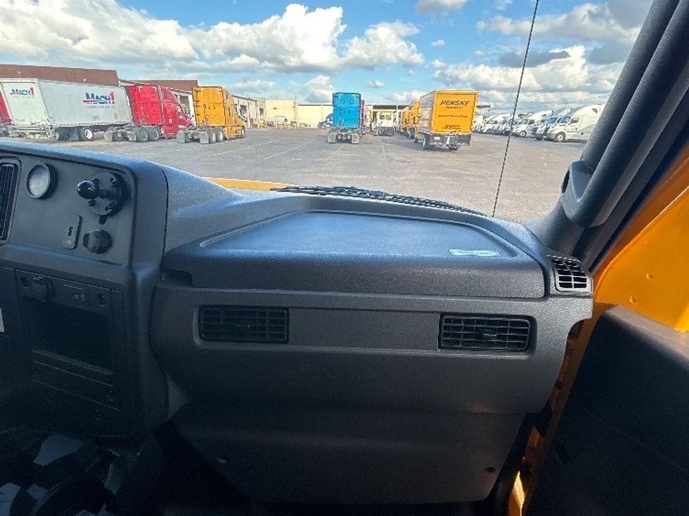 Medium Duty Box Truck-Light and Medium Duty Trucks-International-2020-MV607-San Antonio-TX-179,266\n\t\tmiles-$ 32,000 - Image 20