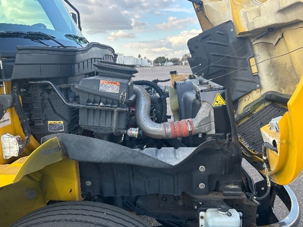 Medium Duty Box Truck-Light and Medium Duty Trucks-International-2020-MV607-San Antonio-TX-179,266\n\t\tmiles-$ 32,000 - Image 22