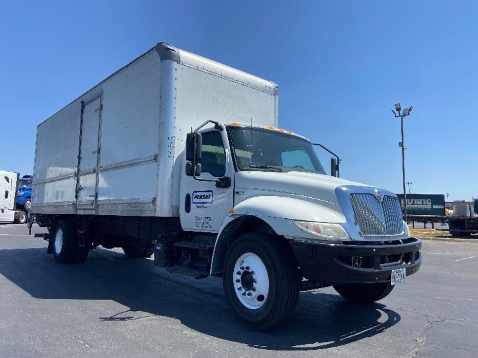 Medium Duty Box Truck-Light and Medium Duty Trucks-International-2020-MV607-San Antonio-TX-217,941\n\t\tmiles-$ 49,500 - Image 1