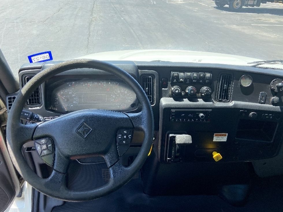 Medium Duty Box Truck-Light and Medium Duty Trucks-International-2020-MV607-San Antonio-TX-217,941\n\t\tmiles-$ 49,500 - Image 18