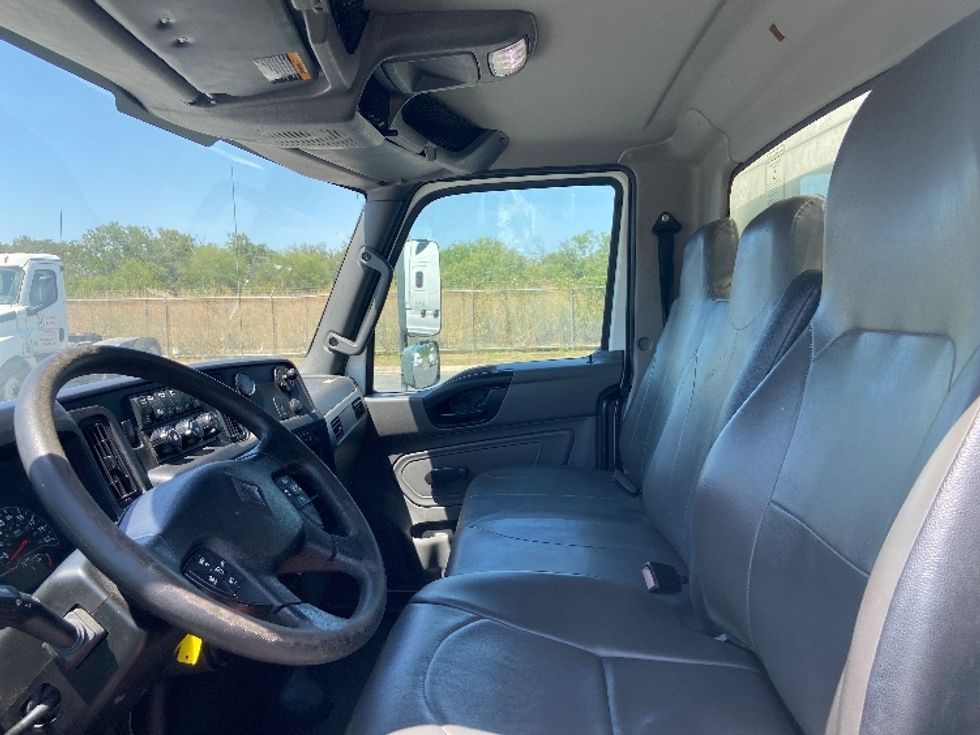 Medium Duty Box Truck-Light and Medium Duty Trucks-International-2020-MV607-San Antonio-TX-217,941\n\t\tmiles-$ 49,500 - Image 19