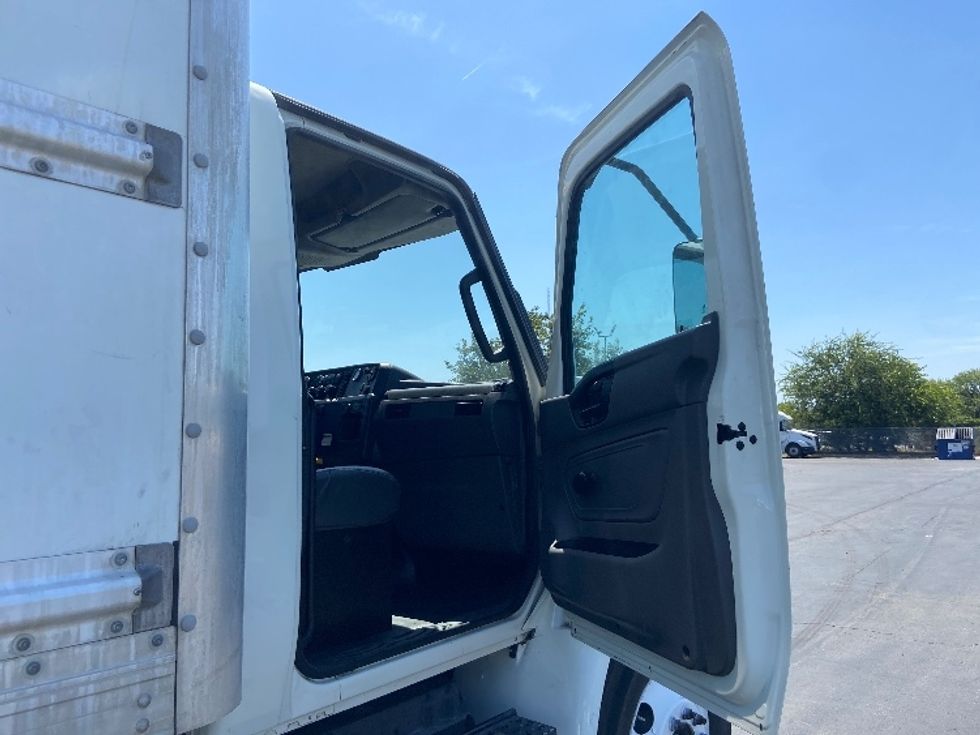 Medium Duty Box Truck-Light and Medium Duty Trucks-International-2020-MV607-San Antonio-TX-217,941\n\t\tmiles-$ 49,500 - Image 20