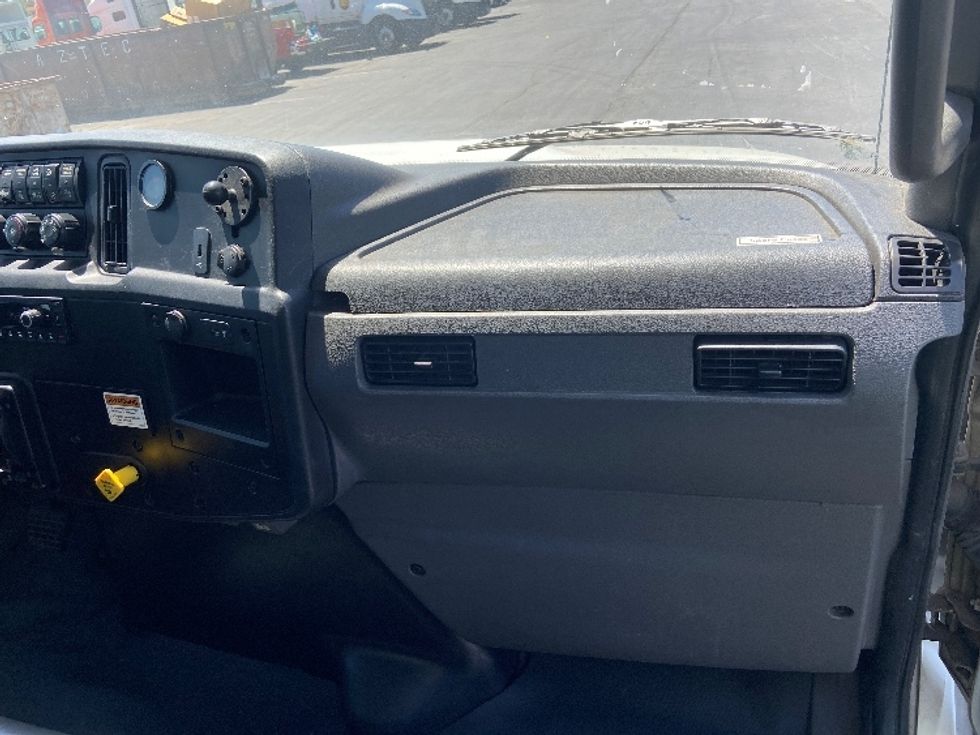 Medium Duty Box Truck-Light and Medium Duty Trucks-International-2020-MV607-San Antonio-TX-217,941\n\t\tmiles-$ 49,500 - Image 21