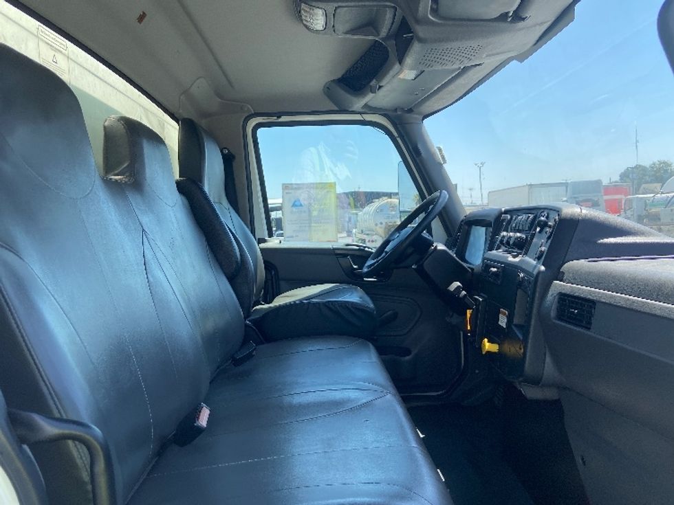 Medium Duty Box Truck-Light and Medium Duty Trucks-International-2020-MV607-San Antonio-TX-217,941\n\t\tmiles-$ 49,500 - Image 22