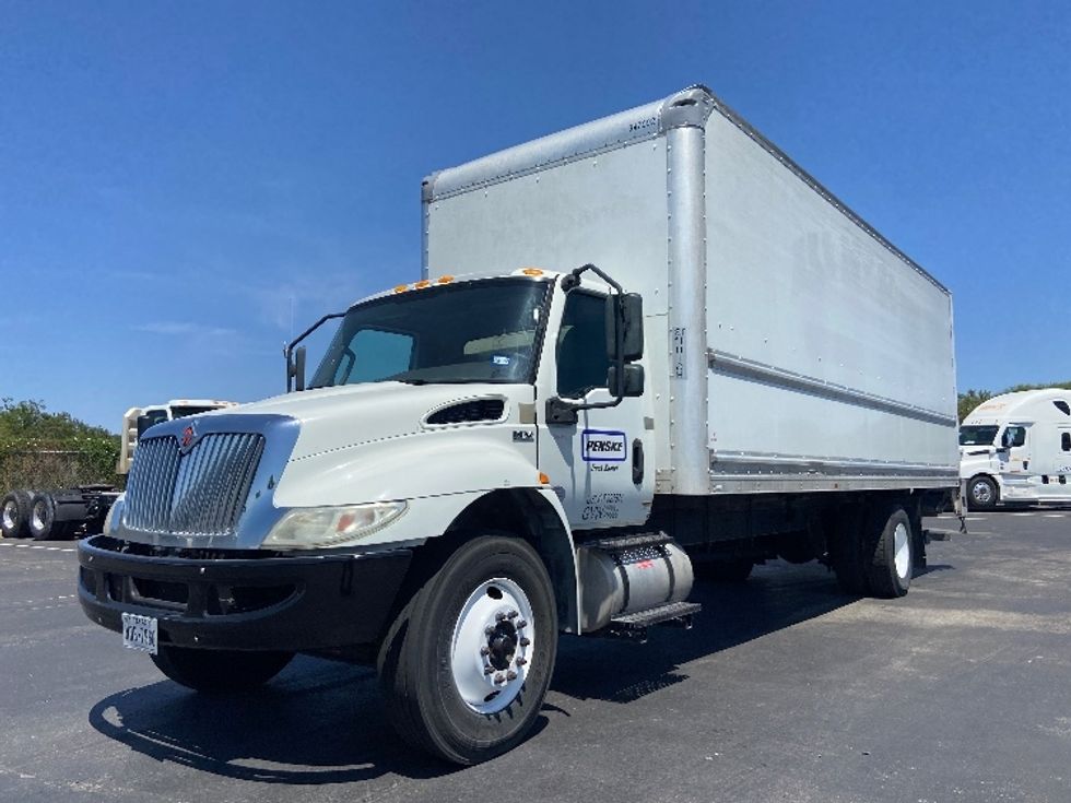 Medium Duty Box Truck-Light and Medium Duty Trucks-International-2020-MV607-San Antonio-TX-217,941\n\t\tmiles-$ 49,500 - Image 3