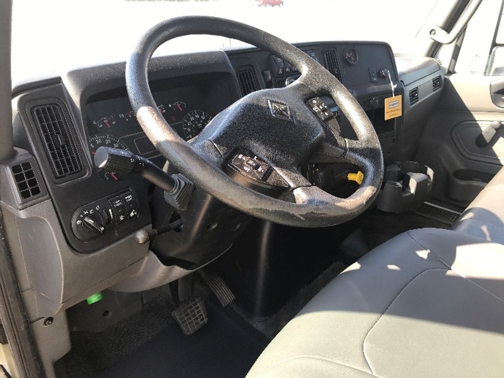 Medium Duty Box Truck-Light and Medium Duty Trucks-International-2020-MV607-San Antonio-TX-240,553\n\t\tmiles-$ 39,500 - Image 17