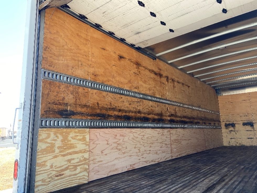 Medium Duty Box Truck-Light and Medium Duty Trucks-International-2020-MV607-San Antonio-TX-259,876\n\t\tmiles-$ 30,250 - Image 11