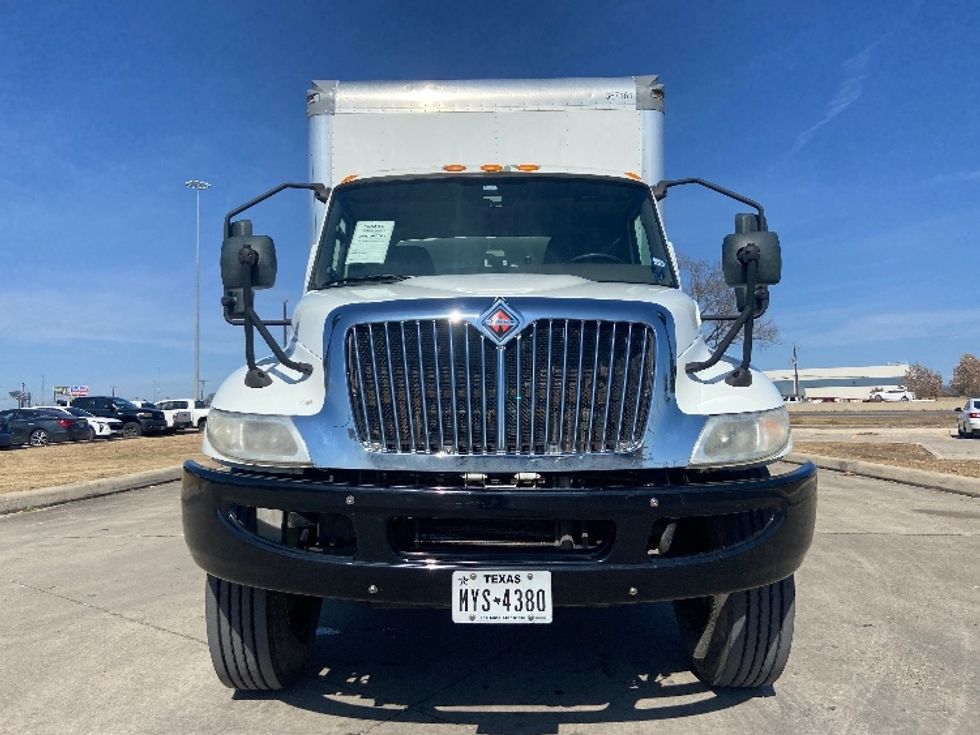 Medium Duty Box Truck-Light and Medium Duty Trucks-International-2020-MV607-San Antonio-TX-259,876\n\t\tmiles-$ 30,250 - Image 2