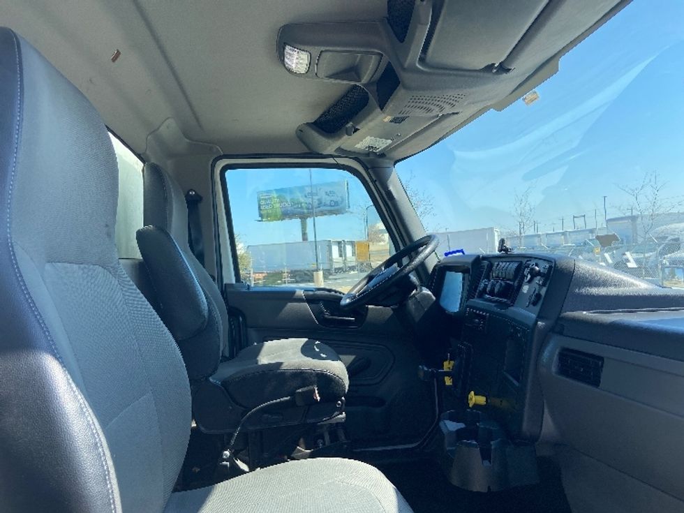 Medium Duty Box Truck-Light and Medium Duty Trucks-International-2020-MV607-San Antonio-TX-259,876\n\t\tmiles-$ 30,250 - Image 22