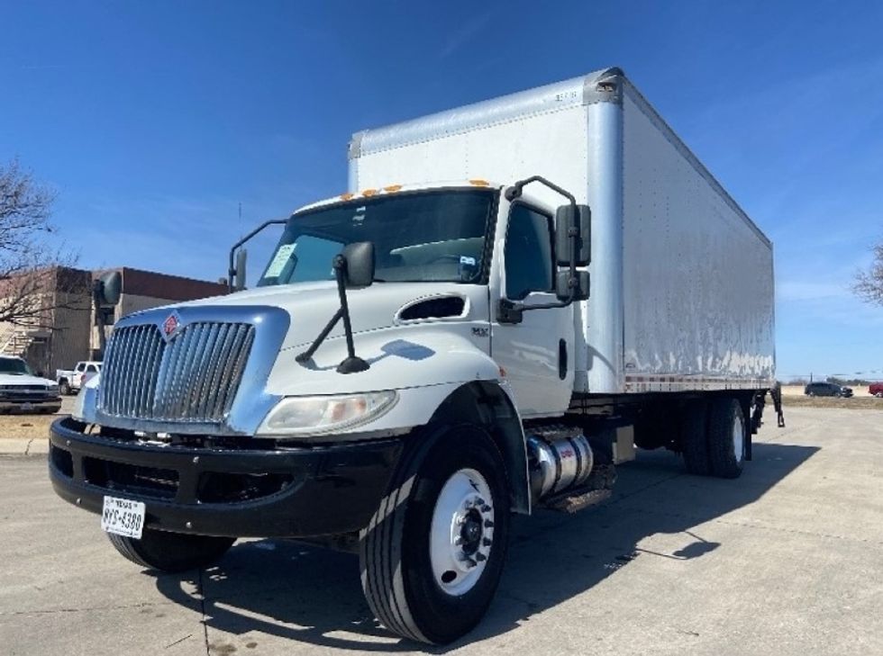 Medium Duty Box Truck-Light and Medium Duty Trucks-International-2020-MV607-San Antonio-TX-259,876\n\t\tmiles-$ 30,250 - Image 3