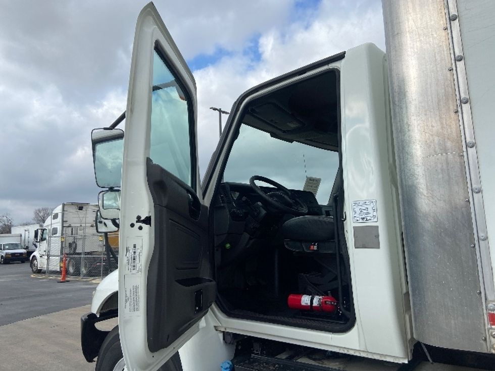 Medium Duty Box Truck-Light and Medium Duty Trucks-International-2020-MV607-San Antonio-TX-287,120\n\t\tmiles-$ 26,750 - Image 14