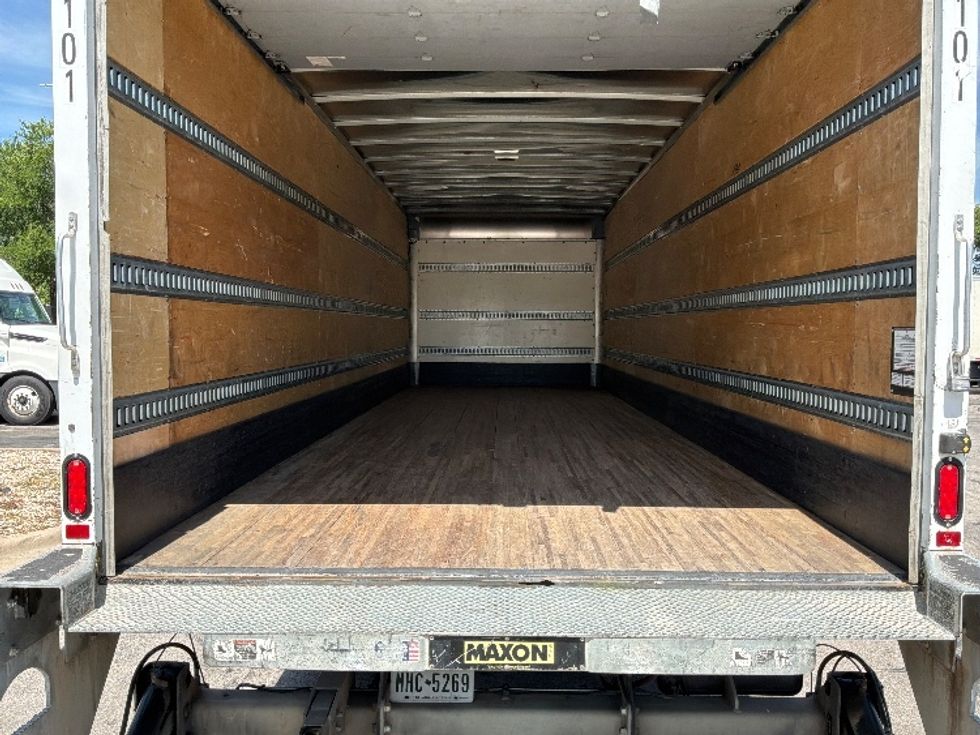 Medium Duty Box Truck-Light and Medium Duty Trucks-International-2020-MV607-San Antonio-TX-72,268\n\t\tmiles-$ 65,250 - Image 10
