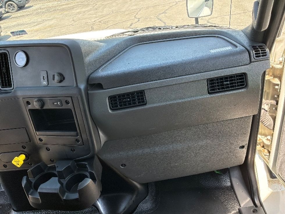 Medium Duty Box Truck-Light and Medium Duty Trucks-International-2020-MV607-San Antonio-TX-72,268\n\t\tmiles-$ 65,250 - Image 21