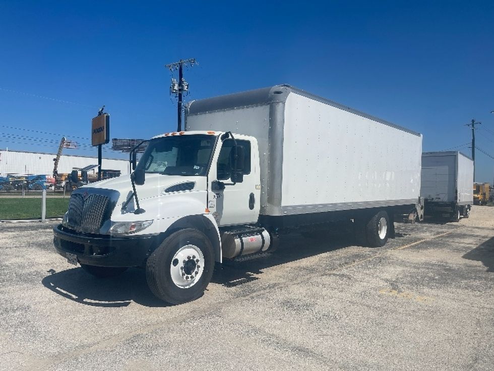 Medium Duty Box Truck-Light and Medium Duty Trucks-International-2020-MV607-San Antonio-TX-72,268\n\t\tmiles-$ 65,250 - Image 3