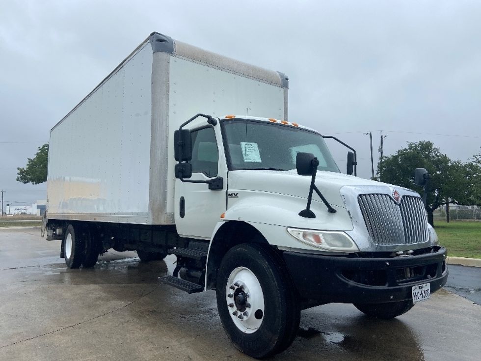 Medium Duty Box Truck-Light and Medium Duty Trucks-International-2020-MV607-San Antonio-TX-93,605\n\t\tmiles-$ 65,250 - Image 1