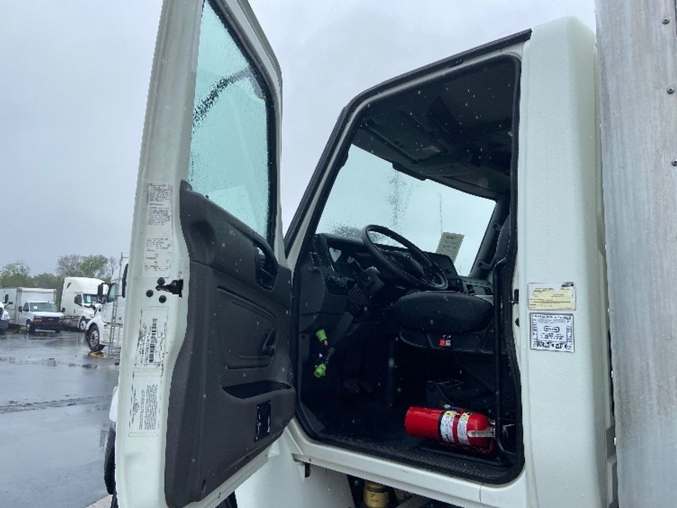 Medium Duty Box Truck-Light and Medium Duty Trucks-International-2020-MV607-San Antonio-TX-93,605\n\t\tmiles-$ 65,250 - Image 15
