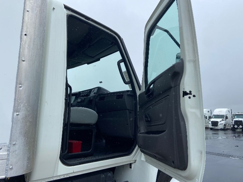 Medium Duty Box Truck-Light and Medium Duty Trucks-International-2020-MV607-San Antonio-TX-93,605\n\t\tmiles-$ 65,250 - Image 19