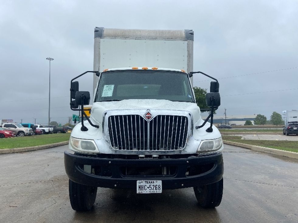 Medium Duty Box Truck-Light and Medium Duty Trucks-International-2020-MV607-San Antonio-TX-93,605\n\t\tmiles-$ 65,250 - Image 2