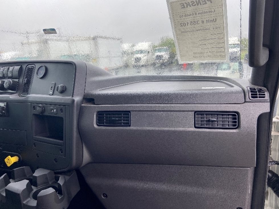 Medium Duty Box Truck-Light and Medium Duty Trucks-International-2020-MV607-San Antonio-TX-93,605\n\t\tmiles-$ 65,250 - Image 20