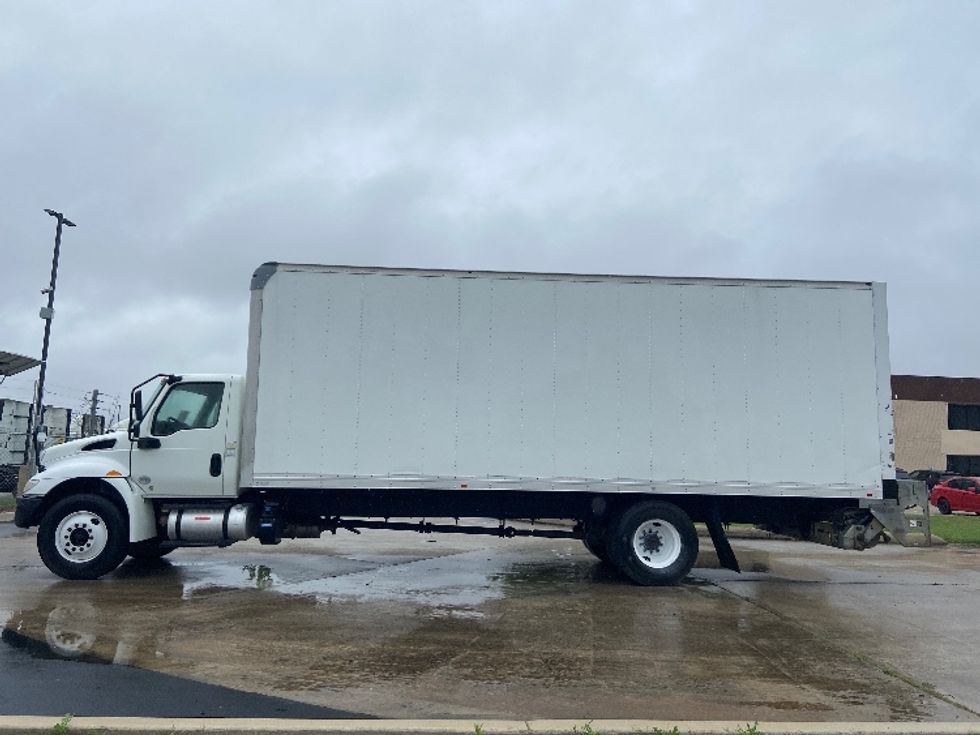 Medium Duty Box Truck-Light and Medium Duty Trucks-International-2020-MV607-San Antonio-TX-93,605\n\t\tmiles-$ 65,250 - Image 4