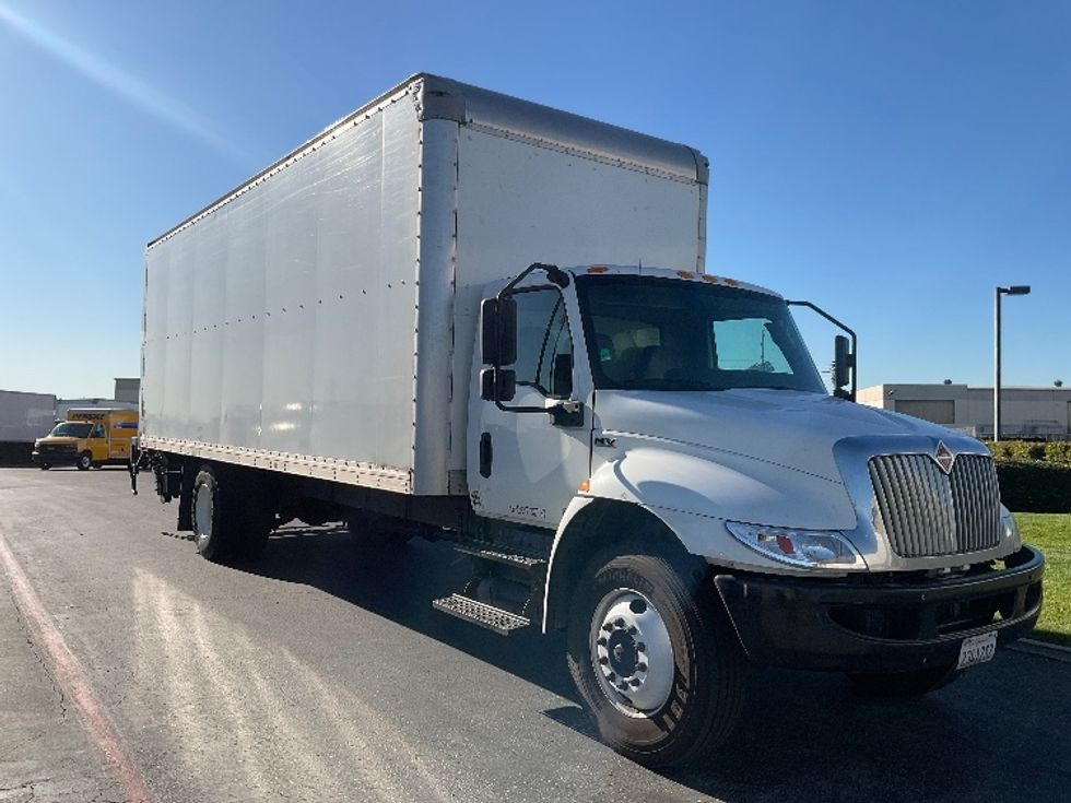 Medium Duty Box Truck-Light and Medium Duty Trucks-International-2020-MV607-Santa Ana-CA-163,777\n\t\tmiles-$ 53,500 - Image 1