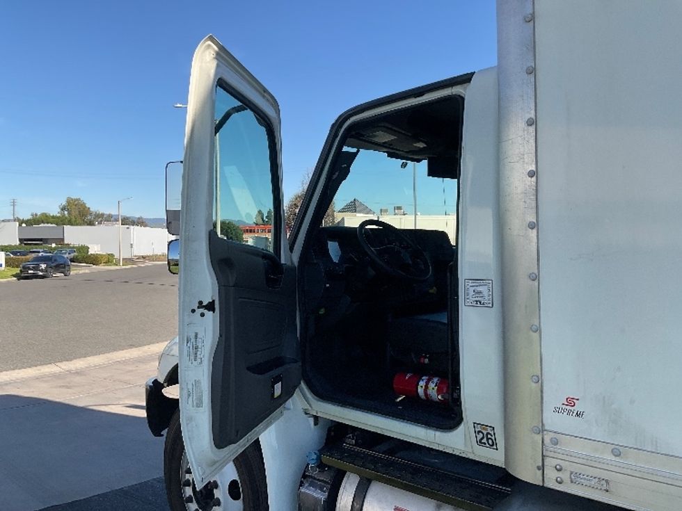 Medium Duty Box Truck-Light and Medium Duty Trucks-International-2020-MV607-Santa Ana-CA-163,777\n\t\tmiles-$ 53,500 - Image 16
