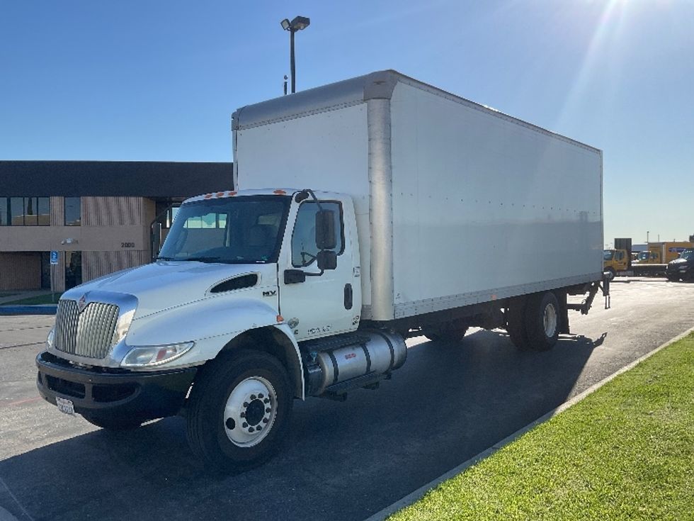 Medium Duty Box Truck-Light and Medium Duty Trucks-International-2020-MV607-Santa Ana-CA-163,777\n\t\tmiles-$ 53,500 - Image 3