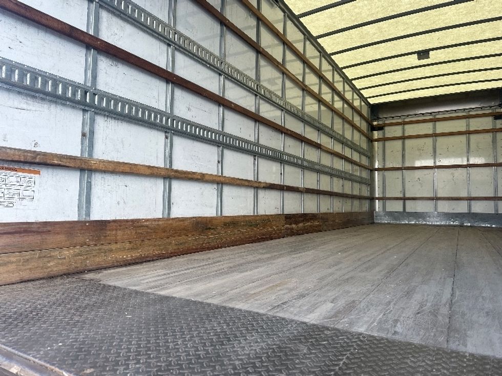 Medium Duty Box Truck-Light and Medium Duty Trucks-International-2020-MV607-Scarborough-ON-170,594\n\t\tkm-$ 59,750 - Image 11