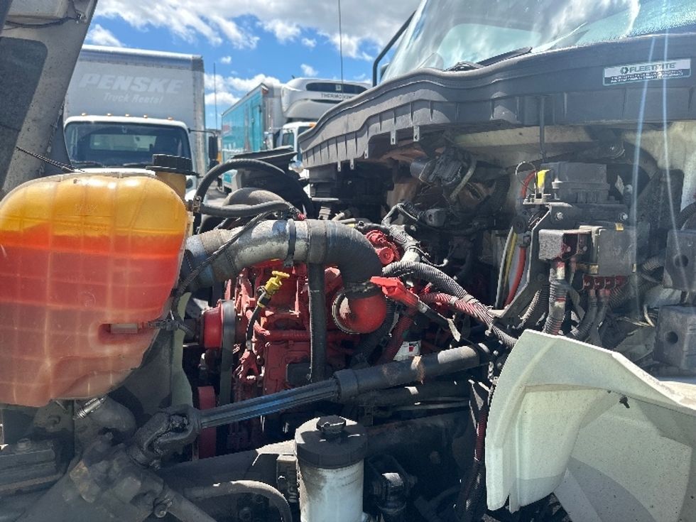 Medium Duty Box Truck-Light and Medium Duty Trucks-International-2020-MV607-Scarborough-ON-170,594\n\t\tkm-$ 59,750 - Image 24