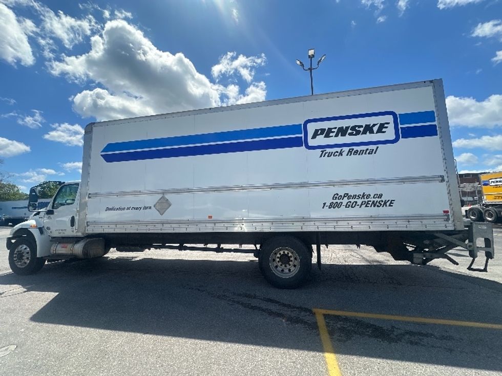 Medium Duty Box Truck-Light and Medium Duty Trucks-International-2020-MV607-Scarborough-ON-170,594\n\t\tkm-$ 59,750 - Image 4