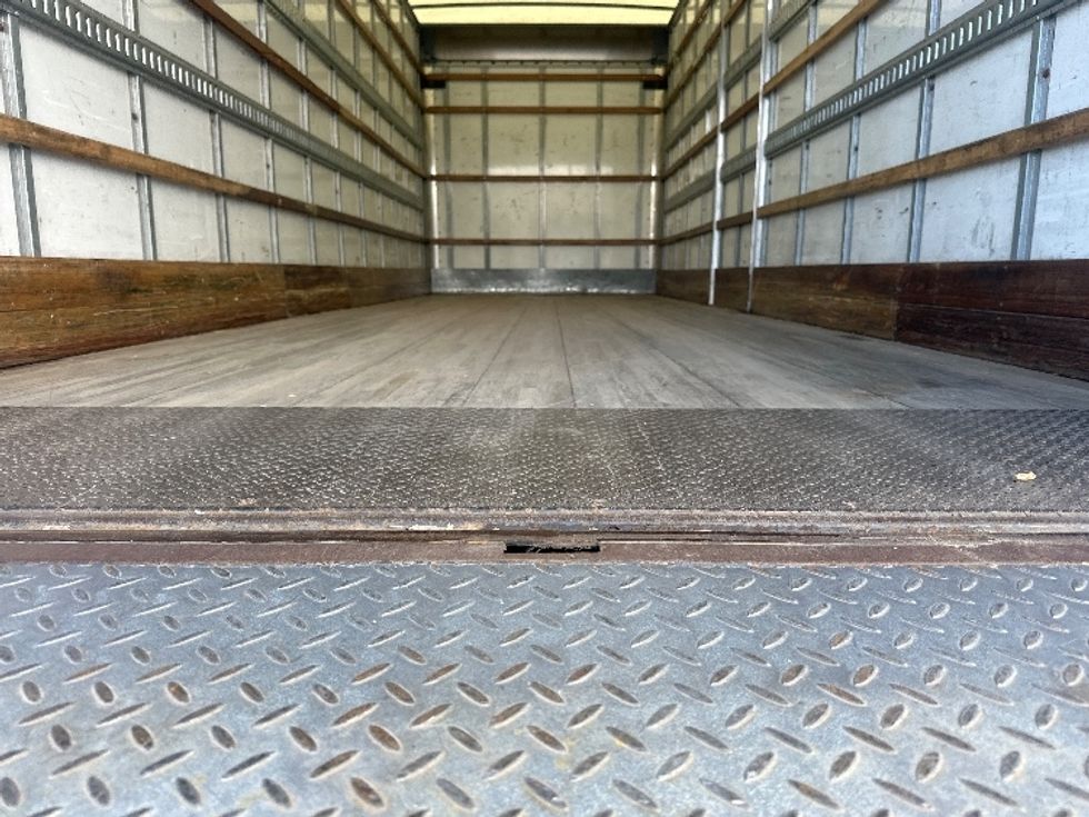Medium Duty Box Truck-Light and Medium Duty Trucks-International-2020-MV607-Scarborough-ON-170,594\n\t\tkm-$ 59,750 - Image 8
