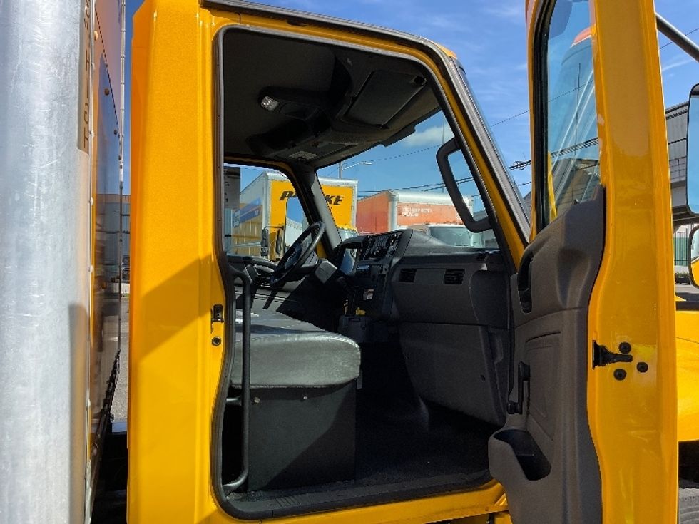 Medium Duty Box Truck-Light and Medium Duty Trucks-International-2020-MV607-Seattle-WA-123,974\n\t\tmiles-$ 57,250 - Image 20