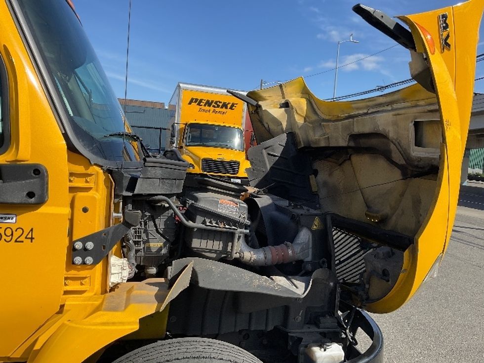 Medium Duty Box Truck-Light and Medium Duty Trucks-International-2020-MV607-Seattle-WA-123,974\n\t\tmiles-$ 57,250 - Image 22