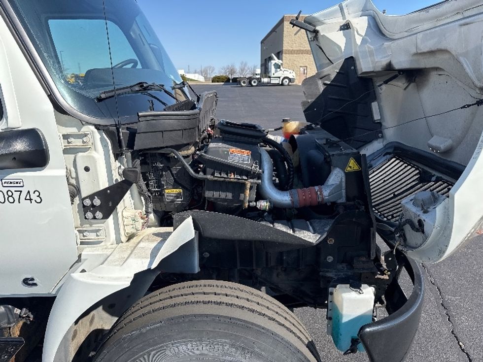 Medium Duty Box Truck-Light and Medium Duty Trucks-International-2020-MV607-Sheboygan-WI-16,254\n\t\tmiles-$ 58,750 - Image 22