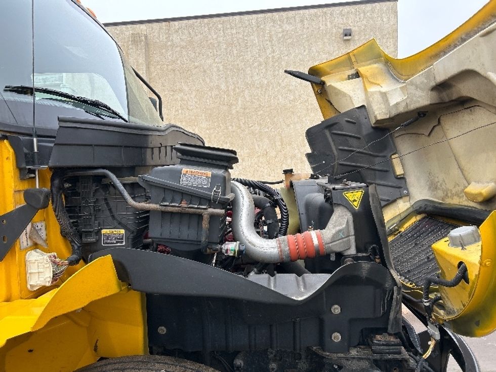 Medium Duty Box Truck-Light and Medium Duty Trucks-International-2020-MV607-Sioux Falls-SD-167,364\n\t\tmiles-$ 33,750 - Image 23