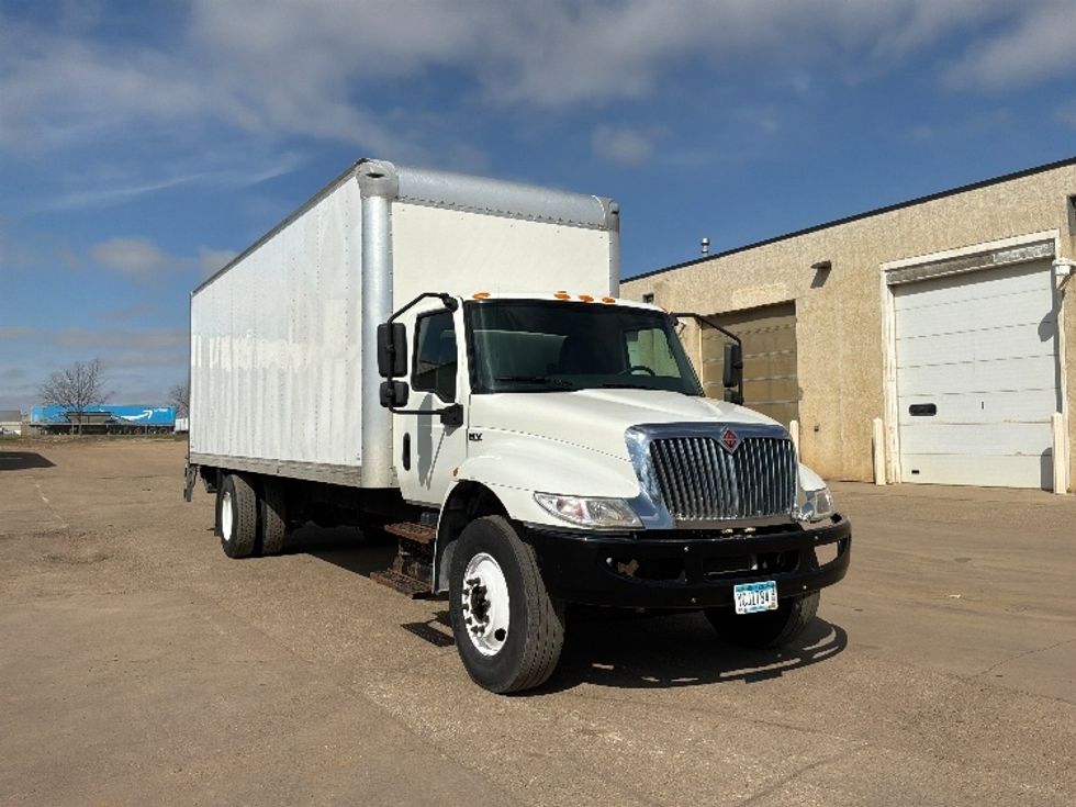 Medium Duty Box Truck-Light and Medium Duty Trucks-International-2020-MV607-Sioux Falls-SD-440,398\n\t\tmiles-$ 21,750 - Image 1